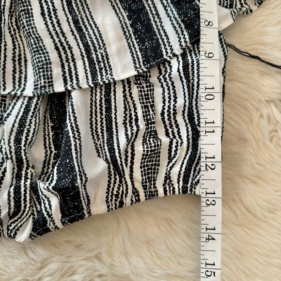 ASTR The Label Off Shoulder Stripe Crop Top Size Large NWT - Picture 9 of 11